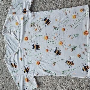 ADORABLE Bee and Flower Print T-Shirt